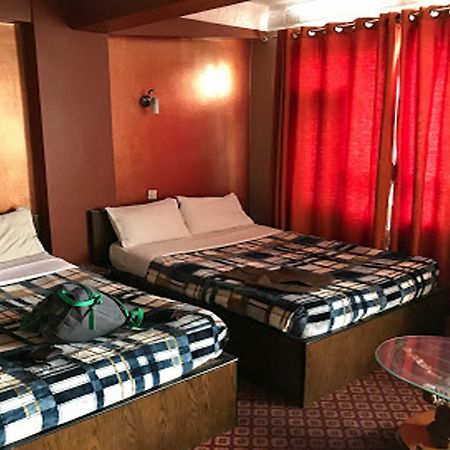 Tirupati Holiday Inn Catmandu Exterior foto
